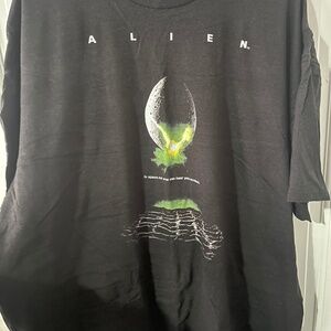 Vintage Alien Space Survival Horror T-shirt